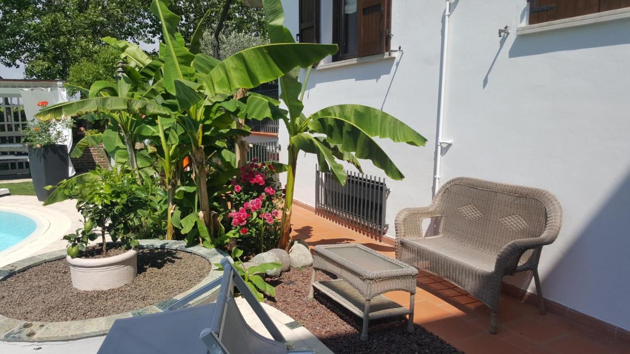 B&B Casa Gaia - 시르미오네 외부 사진